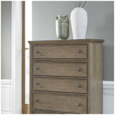 Universal Broadmoore Lila 5 Drawer Chest