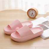 Cloud Slippers for Women and Men, Pillow House Slippers Shower Shoes Indoor Slides Bathroom Sandals, Ultimate Comfort, Lightweight, Thick Sole, Non-Slip, Easy to Clean pink (36-37)