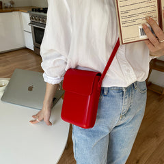 Red Stylish Women's Crossbody Phone Bag – Compact Vertical PU Leather Mini Shoulder Bag with Magnetic Closure (Adjustable Strap)