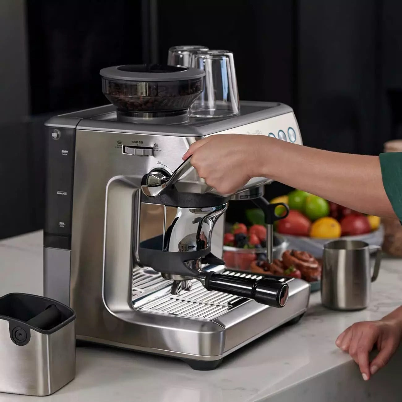 Breville the Barista Express Impress -Refurbished by Breville- Black Truffle