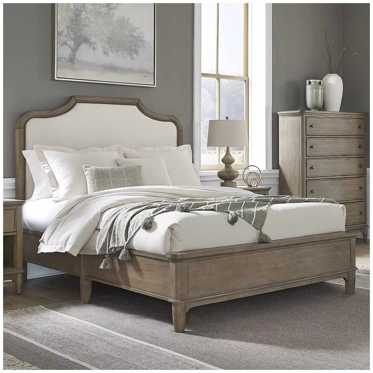 Universal Broadmoore Lila Queen Bed