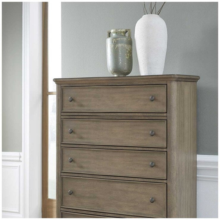 Universal Broadmoore Lila 5 Drawer Chest