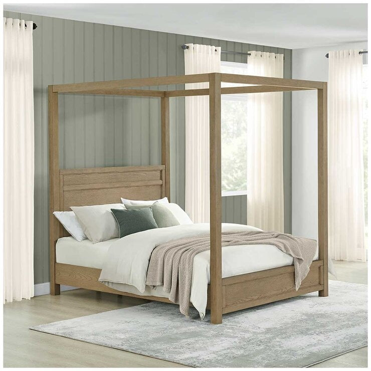 Universal Broadmoore Oaklynn Queen Canopy Bed