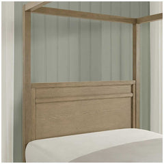 Universal Broadmoore Oaklynn Queen Canopy Bed