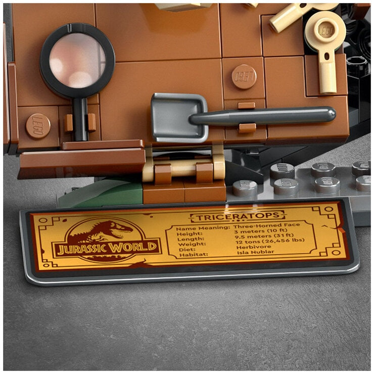 LEGO Jurassic World Dinosaur Fossils: Triceratops Skull Model Set 76969