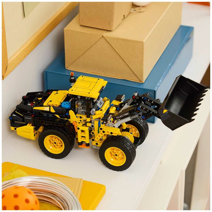 LEGO Technic Volvo L120 Electric Wheel Loader 42209