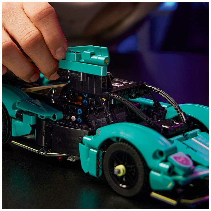 LEGO Technic Aston Martin Valkyrie 42208