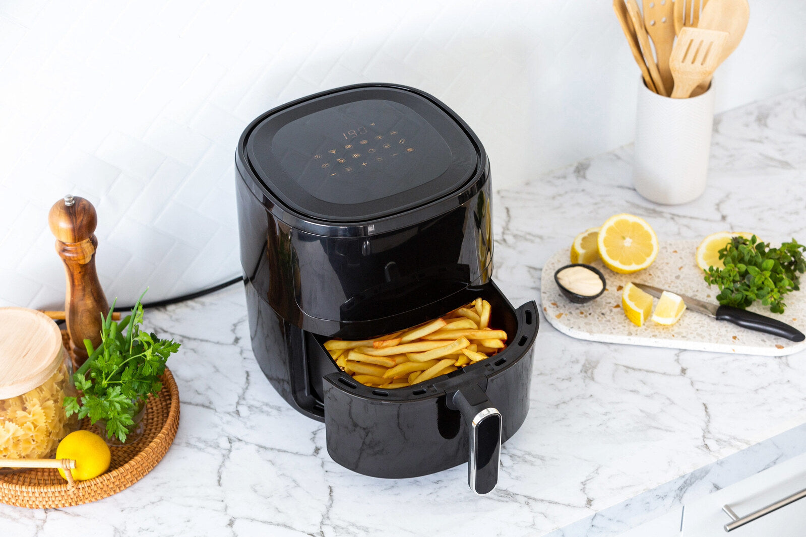 6L Digital Air Fryer w/ 1600W & Glass Window-ACT