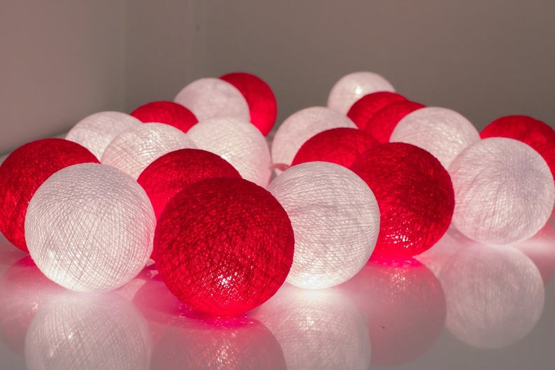 1 Set of 20 LED Red White 5cm Cotton Ball Battery String Lights Christmas Gift Home Wedding Party