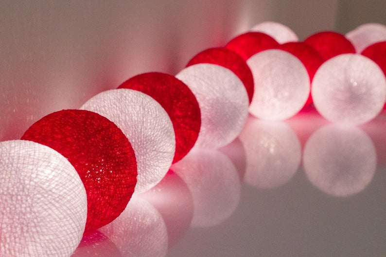 1 Set of 20 LED Red White 5cm Cotton Ball Battery String Lights Christmas Gift Home Wedding Party