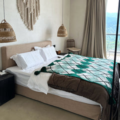 Green Chic Argyle Diamond Knit Throw Blanket with Tassels - Versatile Sofa & Bed Accent - 135 x 125cm