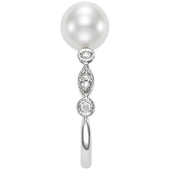 18KT White Gold 0.11ctw Diamond 8-8.5mm Cultured Freshwater Pearl Ring