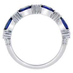 18KT White Gold 0.25ctw Round Diamond Blue Sapphire Band